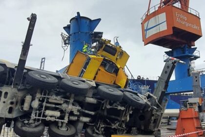 Tragique Accident de Grue au Port de Gijón : Deux Travailleurs Perdent la Vie